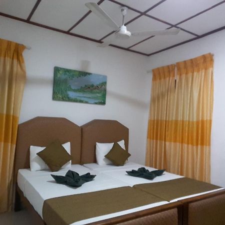 Thilaka City Hotel أنرادابورام المظهر الخارجي الصورة