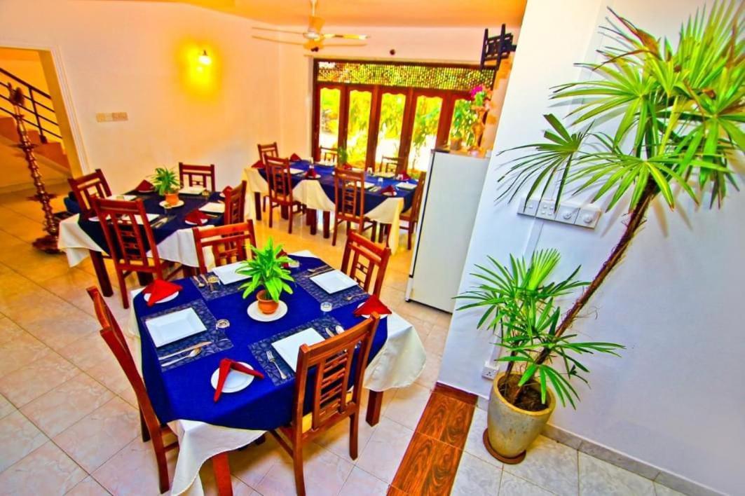 Thilaka City Hotel أنرادابورام المظهر الخارجي الصورة