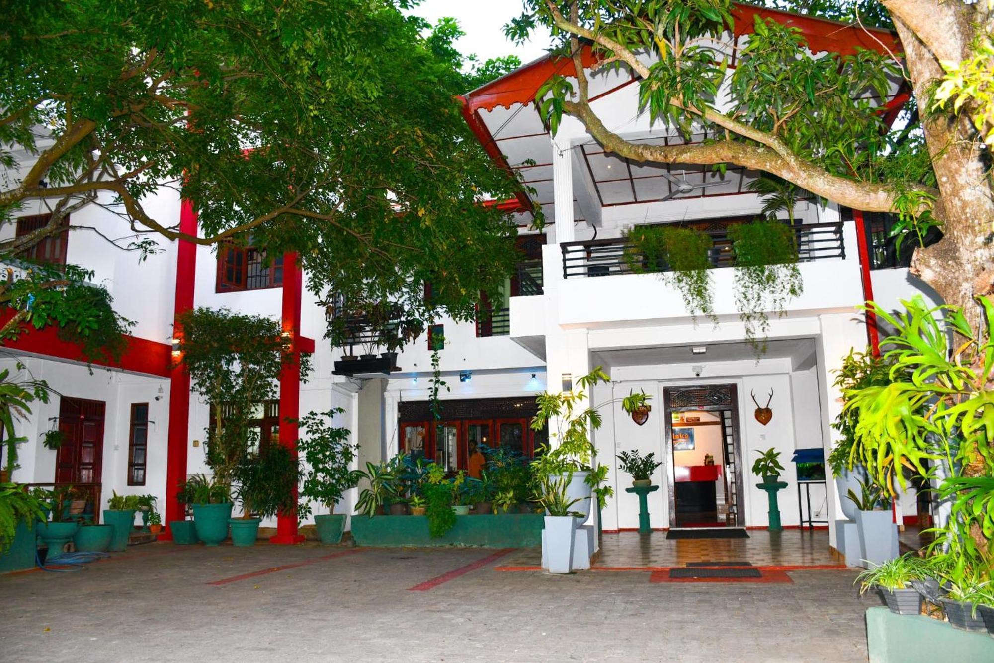 Thilaka City Hotel أنرادابورام المظهر الخارجي الصورة