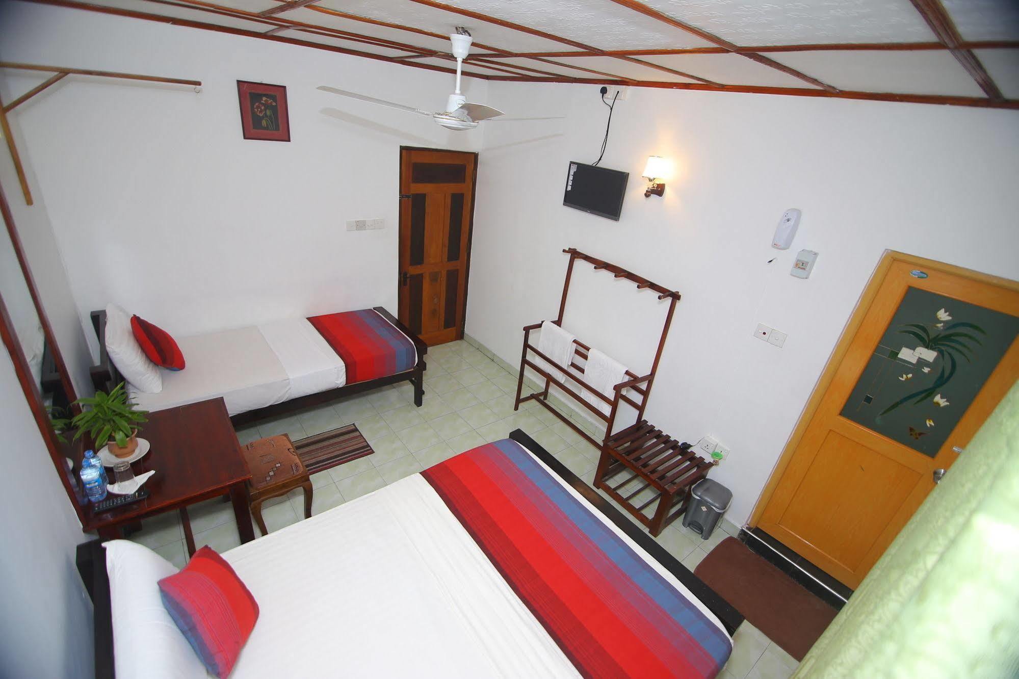 Thilaka City Hotel أنرادابورام المظهر الخارجي الصورة