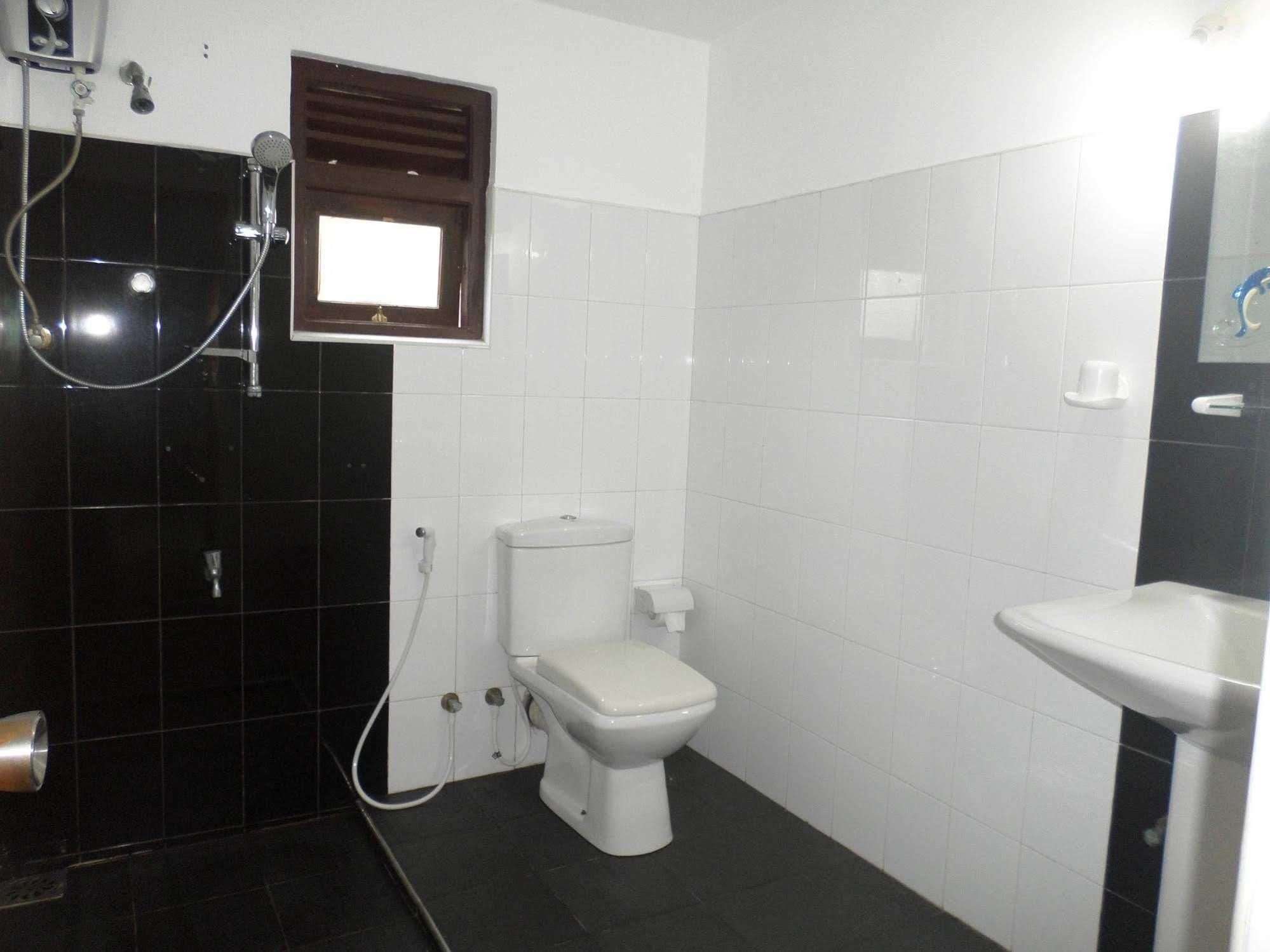 Thilaka City Hotel أنرادابورام المظهر الخارجي الصورة