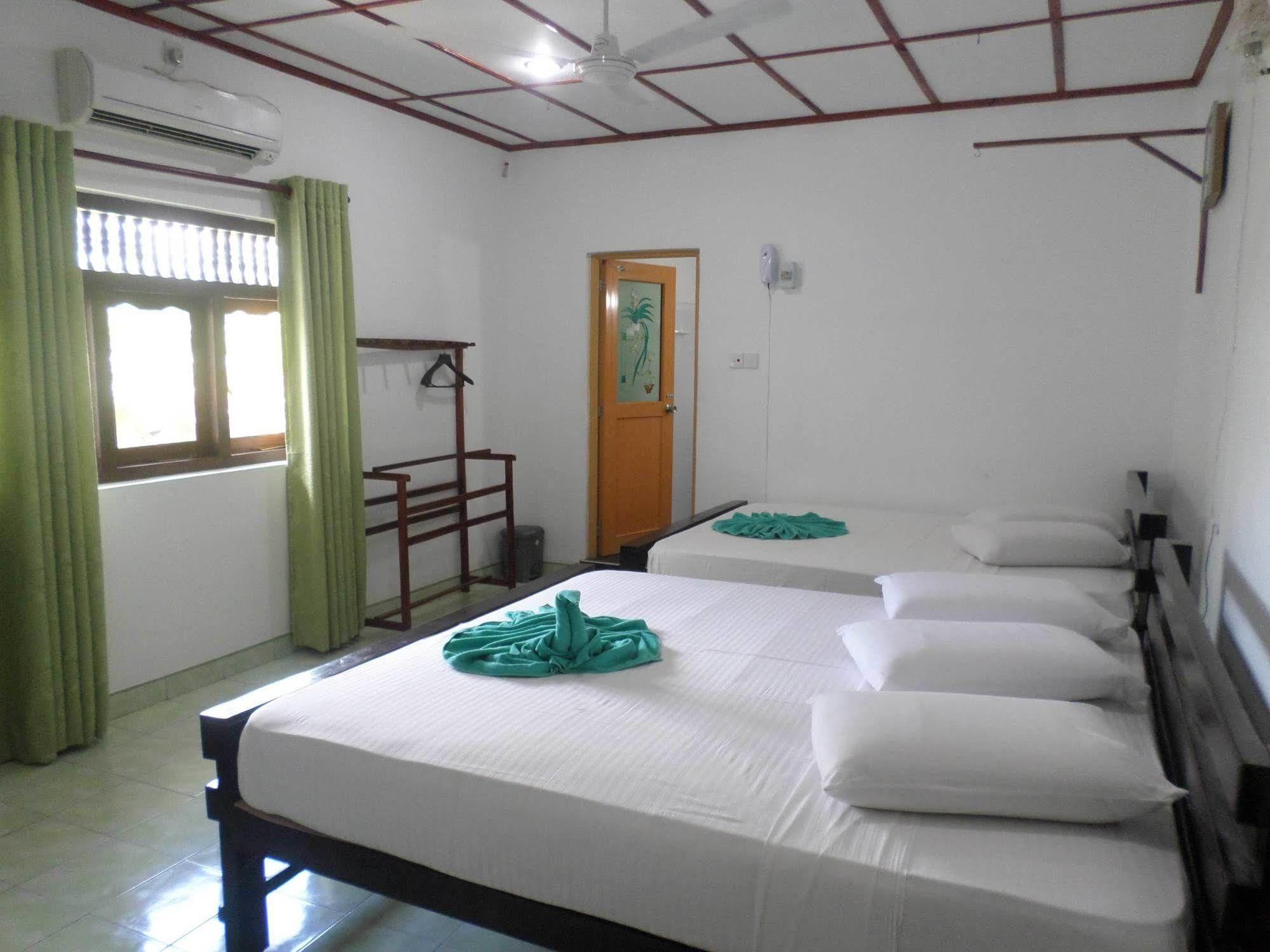 Thilaka City Hotel أنرادابورام المظهر الخارجي الصورة