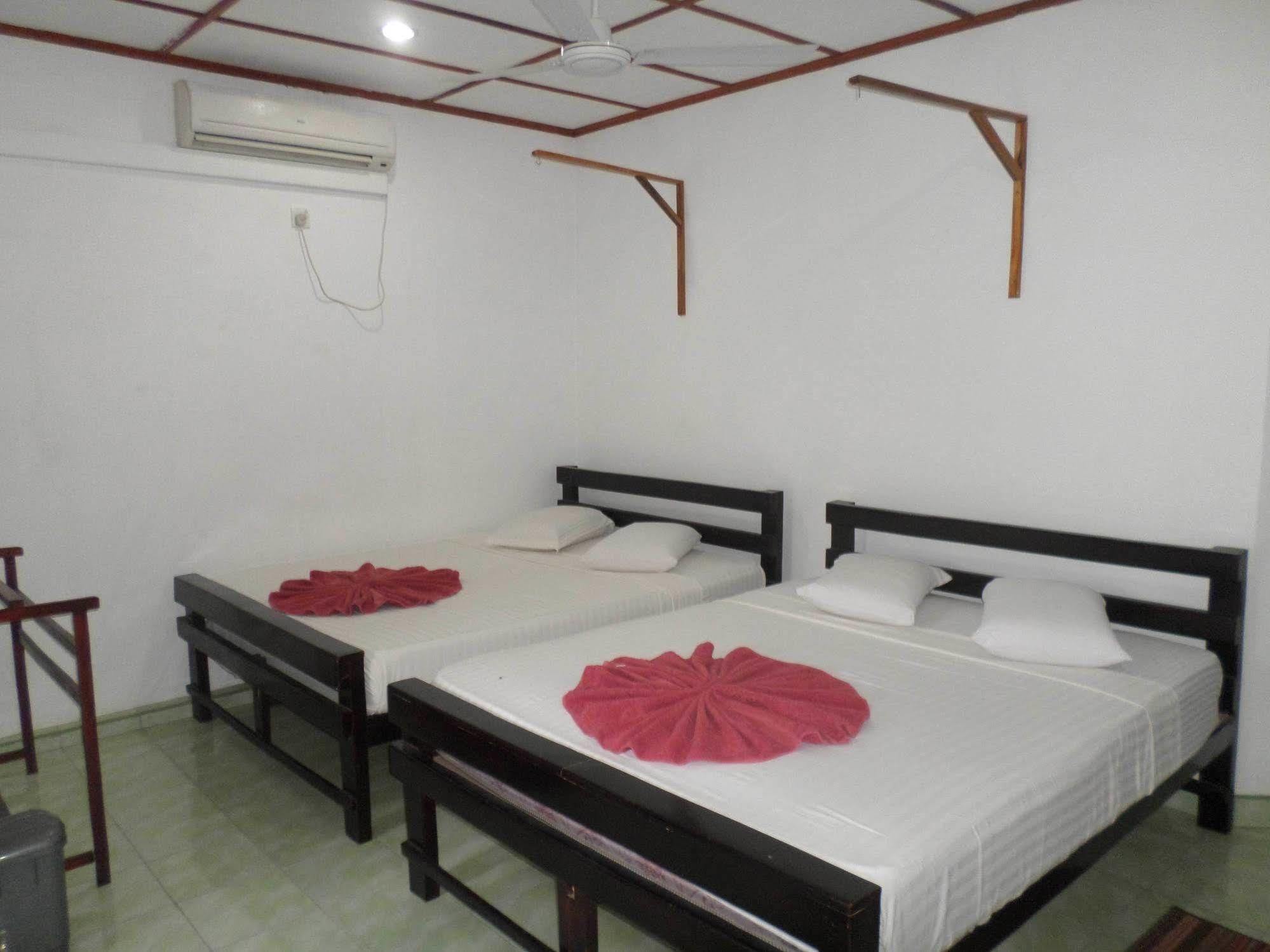 Thilaka City Hotel أنرادابورام المظهر الخارجي الصورة