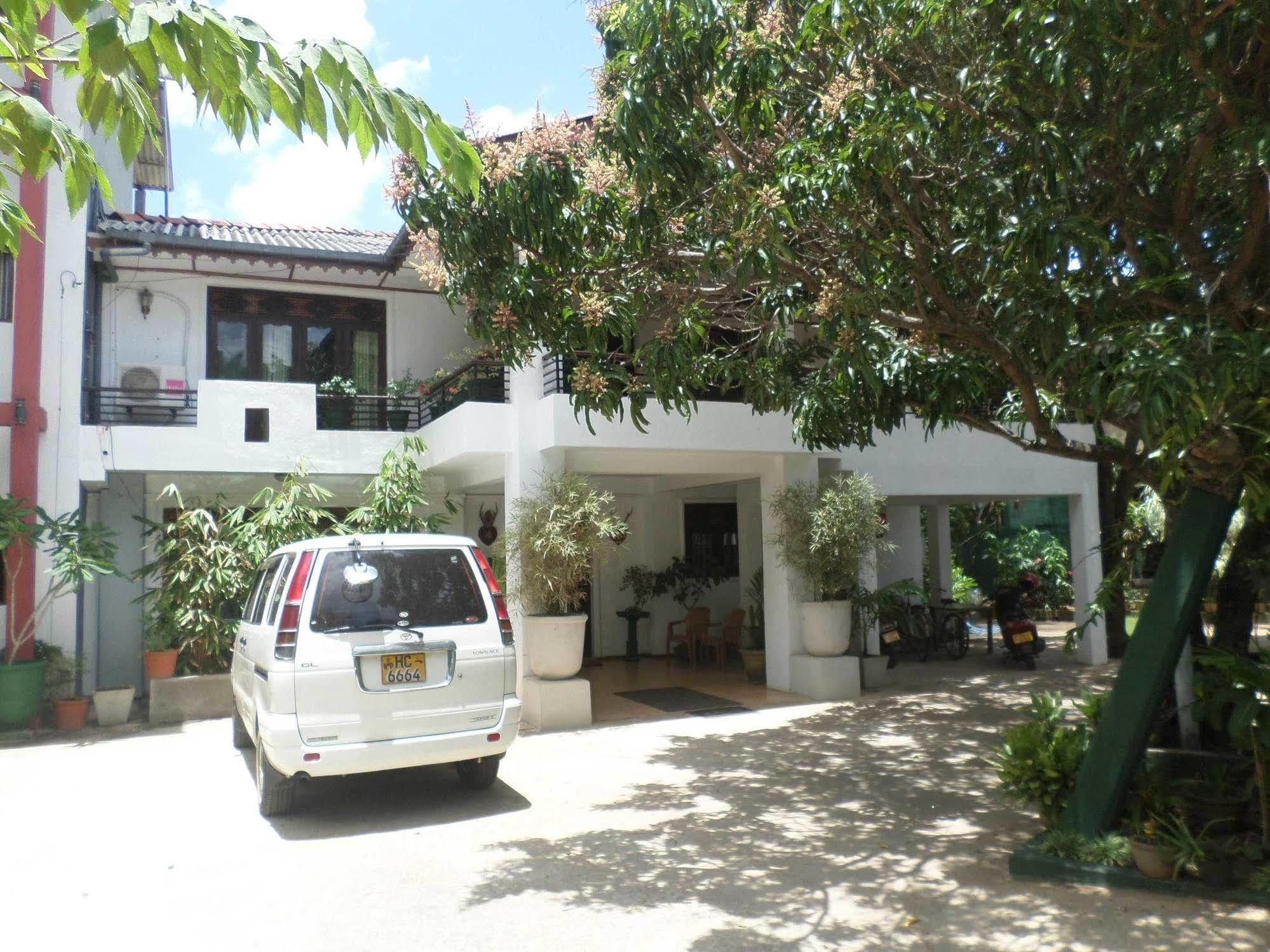 Thilaka City Hotel أنرادابورام المظهر الخارجي الصورة