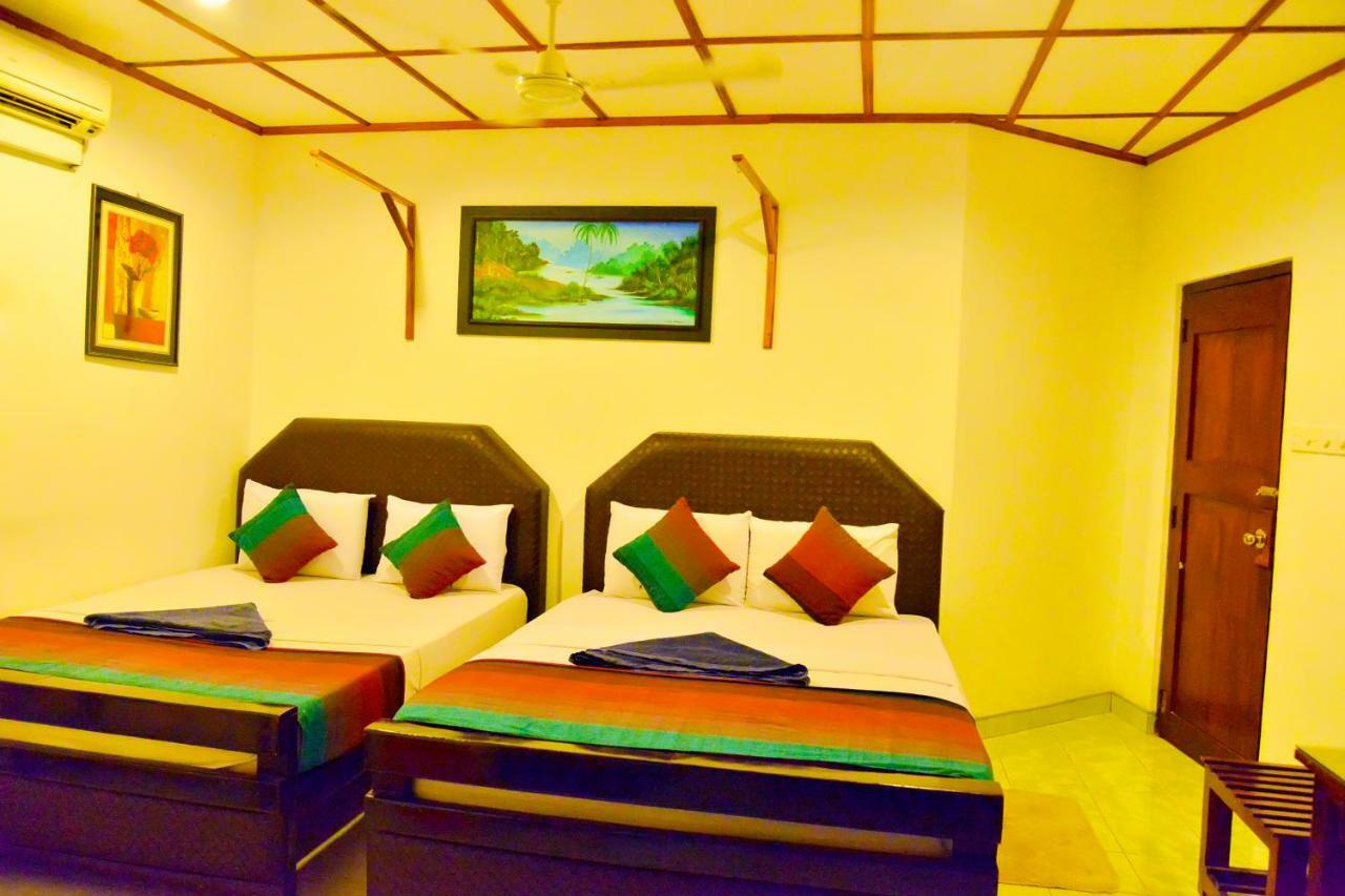 Thilaka City Hotel أنرادابورام المظهر الخارجي الصورة