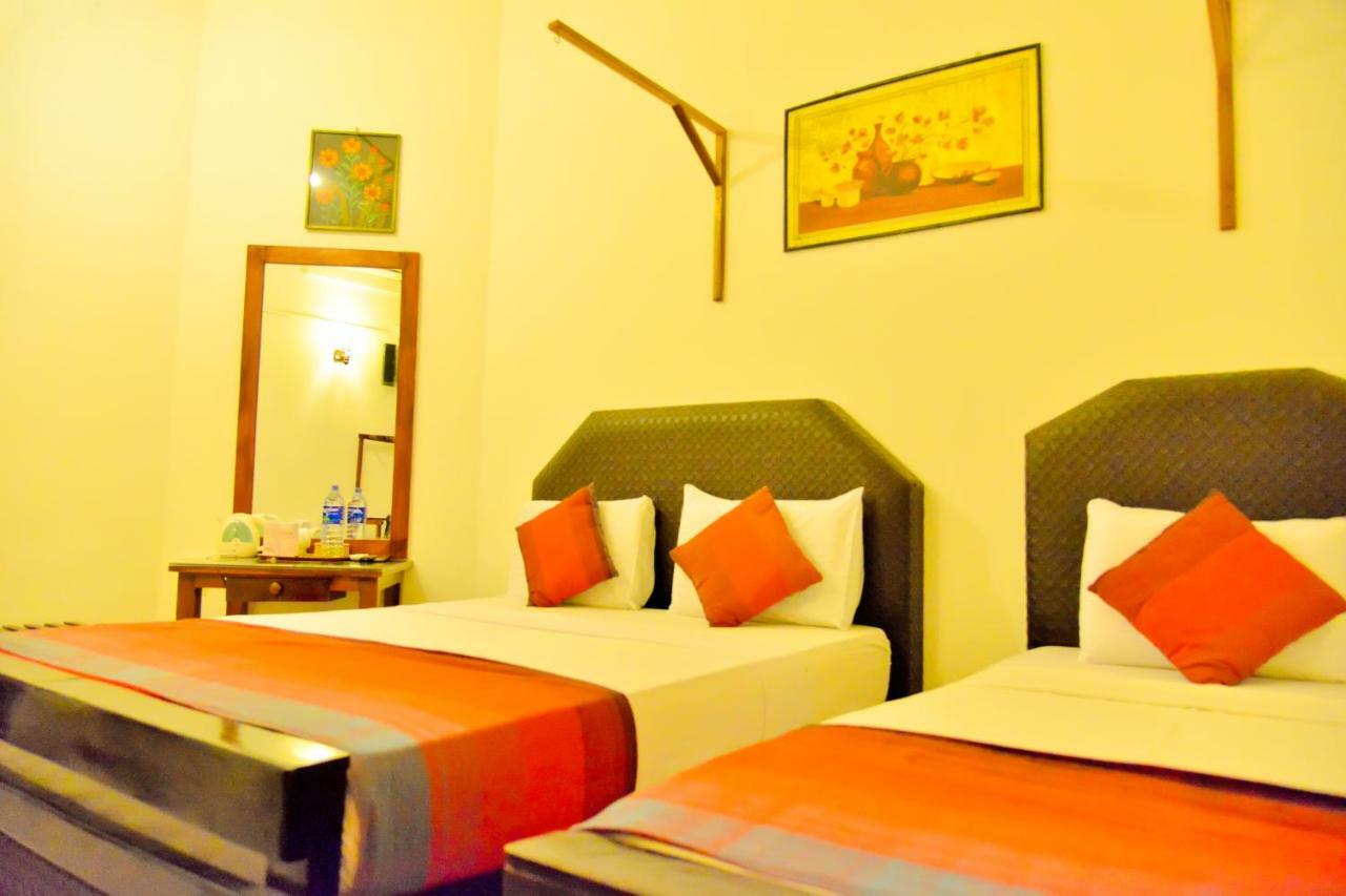 Thilaka City Hotel أنرادابورام المظهر الخارجي الصورة